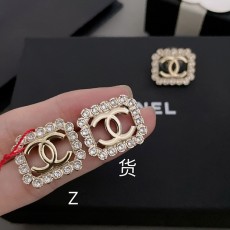 샤넬 레이스 큐브 귀걸이