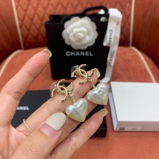 샤넬 ABS 수지 하트 귀걸이