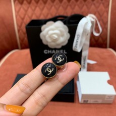 샤넬 블랙 에나멜 귀걸이