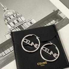 셀린느 이니셜 귀걸이