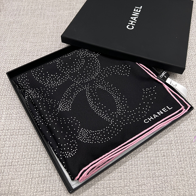 샤넬 실크 스카프