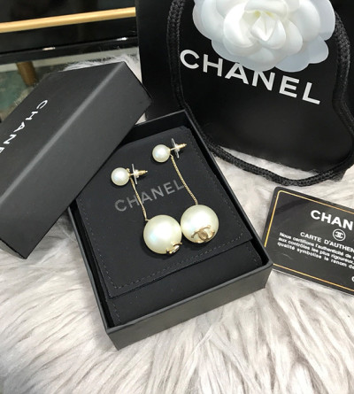 샤넬 진주 롱 이어링