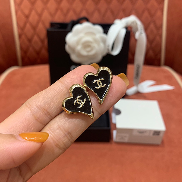 샤넬 블랙하트 귀걸이