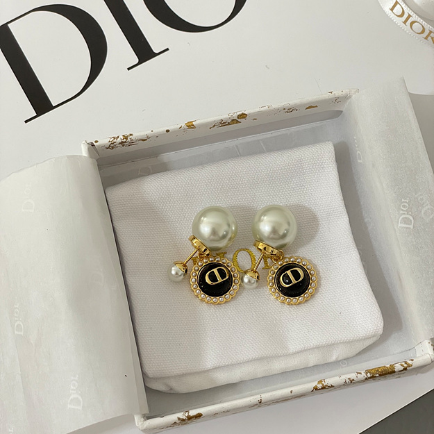 디올 블랙 진주 귀걸이