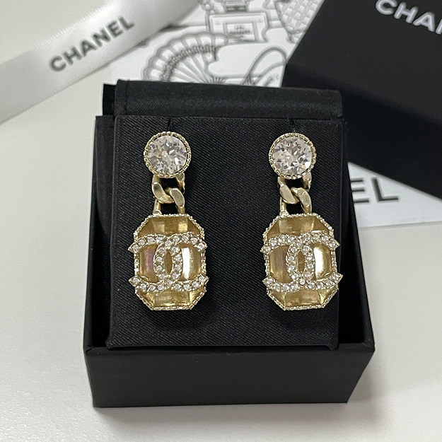 샤넬 24C 큐브 큐빅 귀걸이