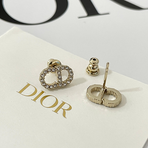 디올 클래식 큐빅 이니셜 이어링
