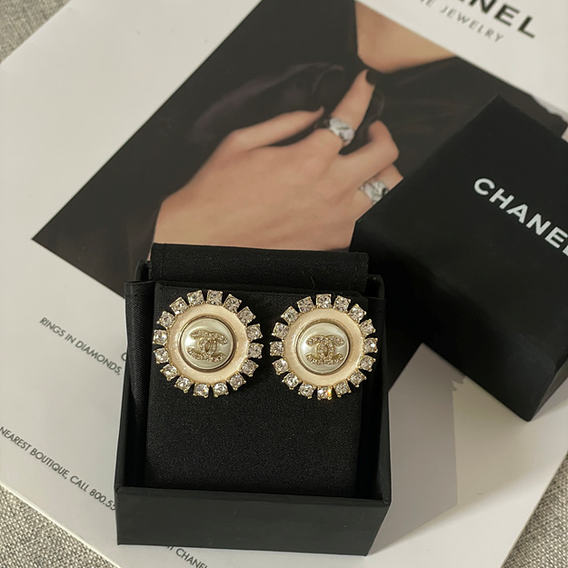 샤넬 24a 선플라워 귀걸이