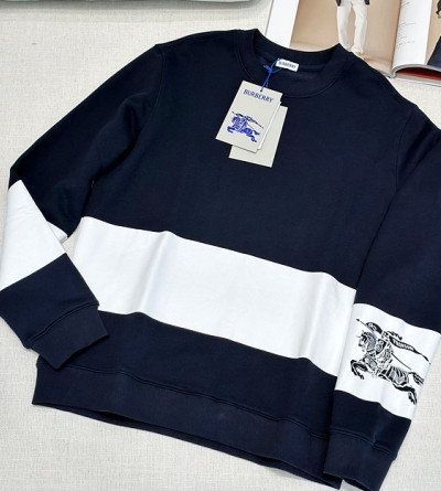 버버리 스트라이프 코튼 맨투맨