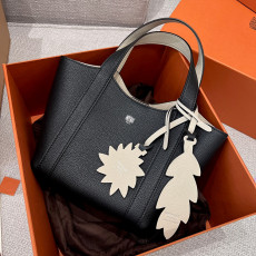 모이나 토트 백