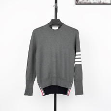 톰브라운 배색 라운드 니트