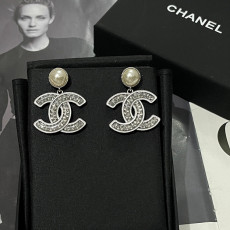 샤넬 25C 에나멜 귀걸이