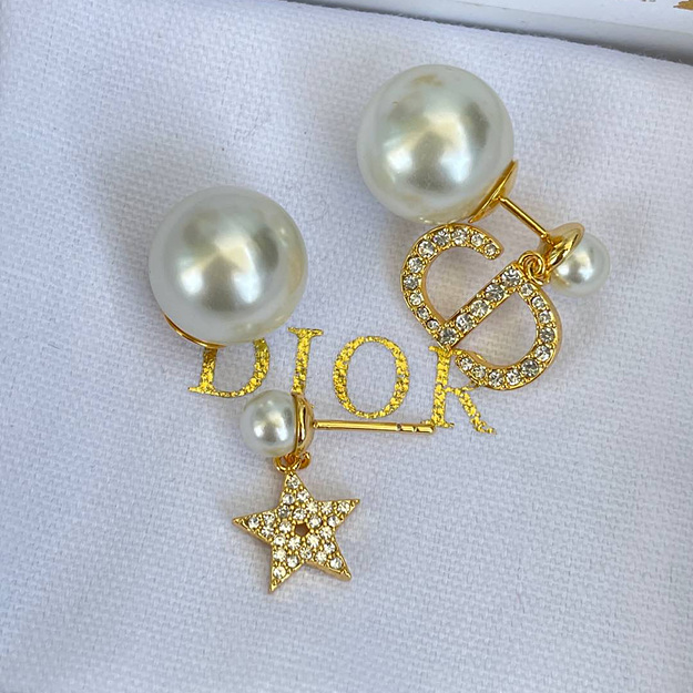 디올 별 레터링 언발 진주 귀걸이