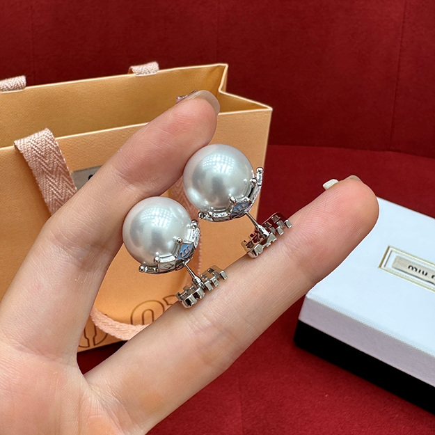 미우미우 큐빅 진주 귀걸이