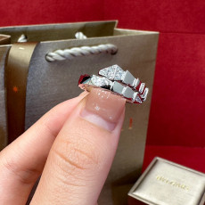 불가리 세르펜티 바이퍼 반지