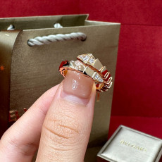 불가리 세르펜티 바이퍼 반지