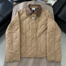 버버리 다이아퀄팅 숏 자켓