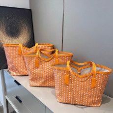 모이나 M 토트백