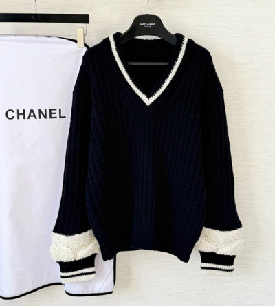 샤넬 브이넥 루즈핏 니트