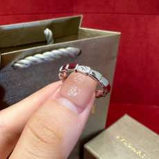 불가리 세르펜티 바이퍼 링