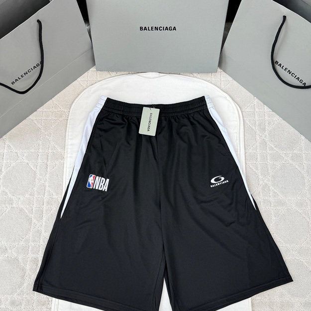 발렌시아가 NBA 반바지